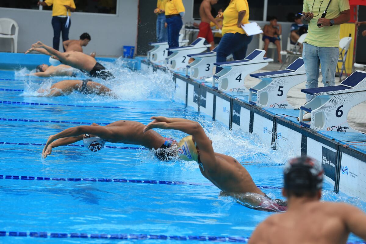 ¡Qué nivel! La Salle 2000 aplasta a la competencia y se lleva el oro en natación