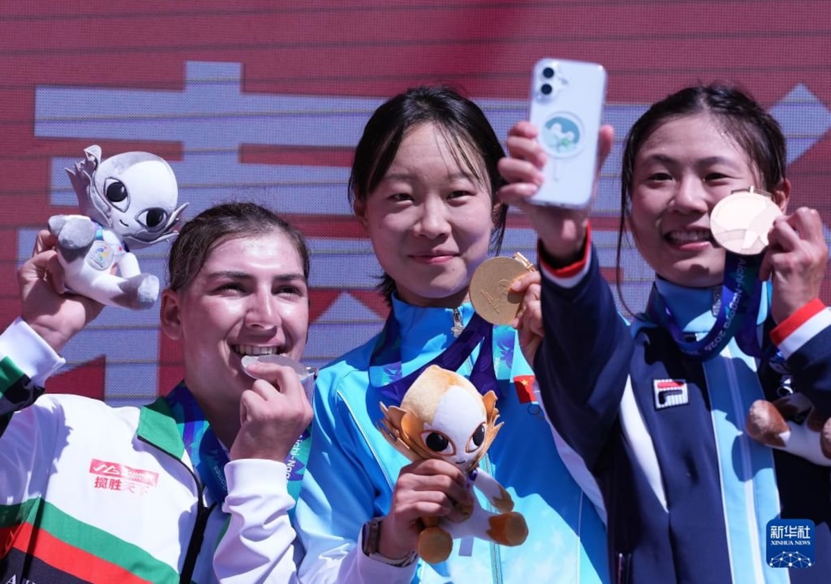 Fariba Hashimi pasó disfrazada de hombre a ganar la medalla de plata en los Juegos Asiáticos