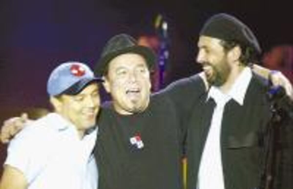 Video. Roberto Blades se emberraca. Lo mencionan en fiesta de narcos y advierte que demandará y que con Rubén no se metan