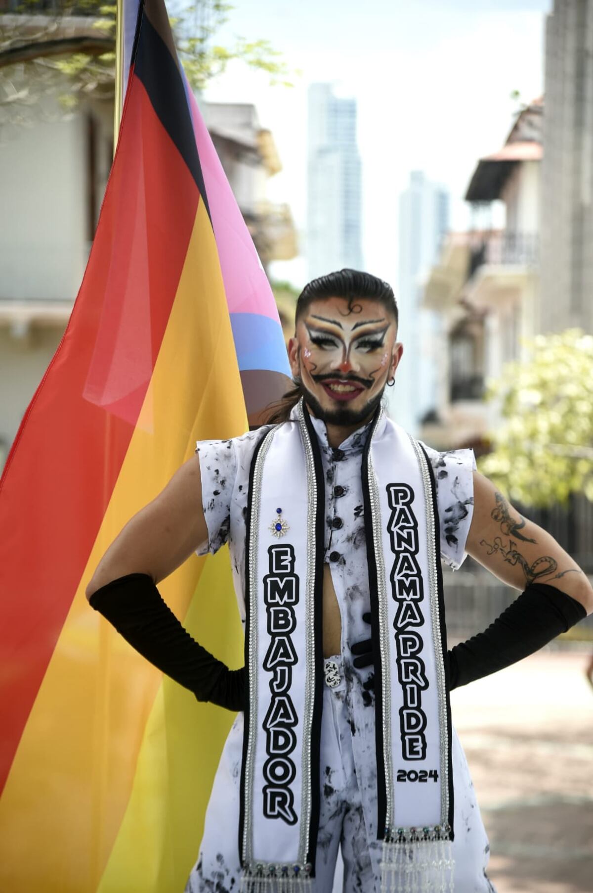 ¡Comienza la fiesta del Mes del Orgullo LGBTQ+ en Plaza Catedral! 