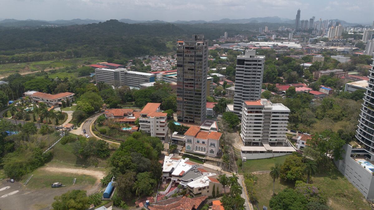 Decano de Economía alerta sobre la desaceleración y el desempleo que golpean a Panamá