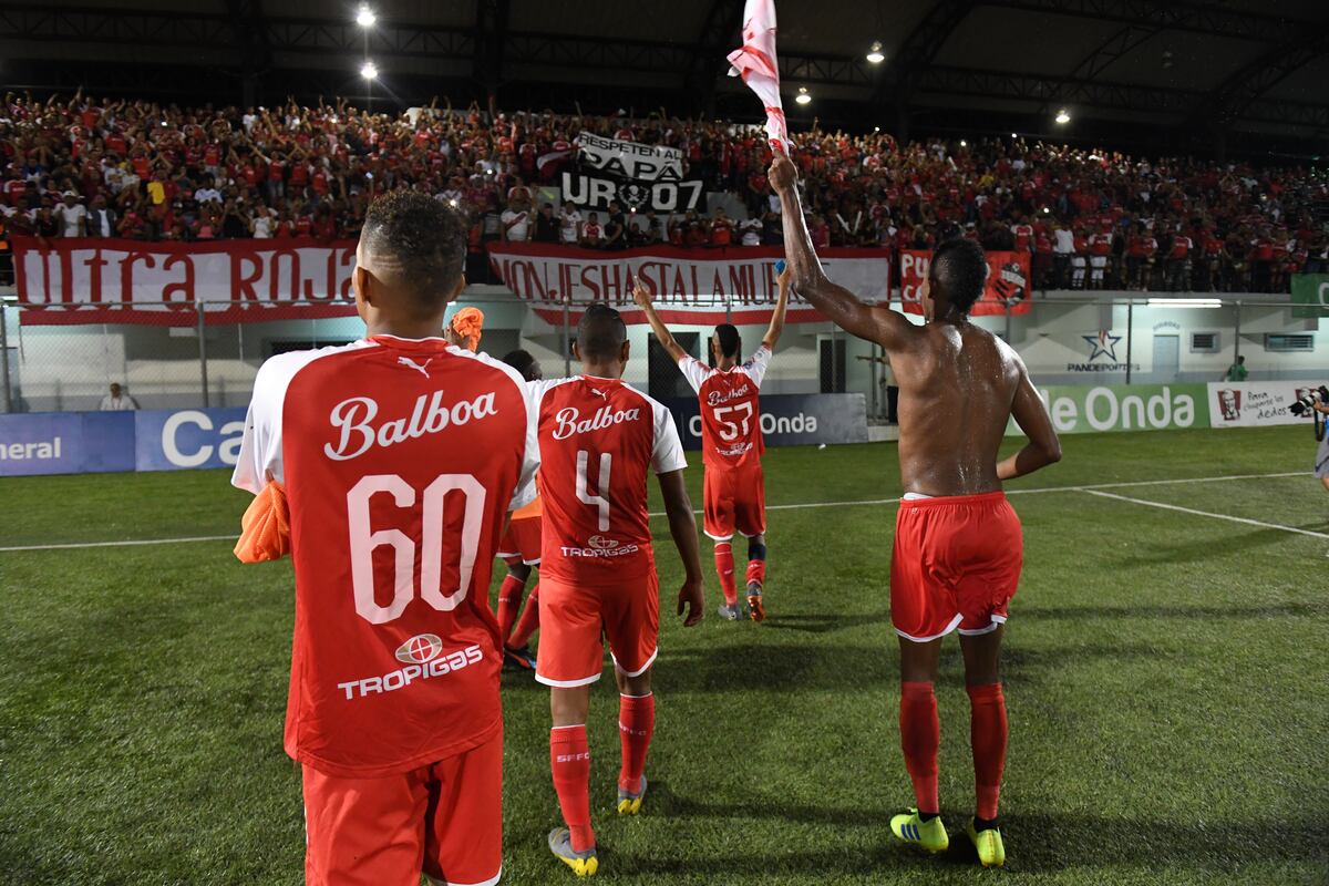 Sanfra elimina al Tauro y jugará una final de derby ante el CAI  