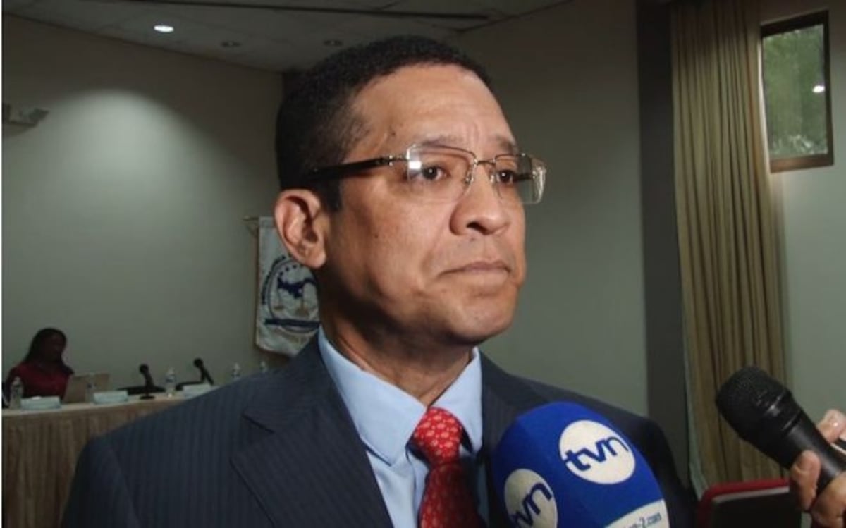 Muere abogado Rogelio Saltarín y sin piedad de inmediato atacan a su hijo