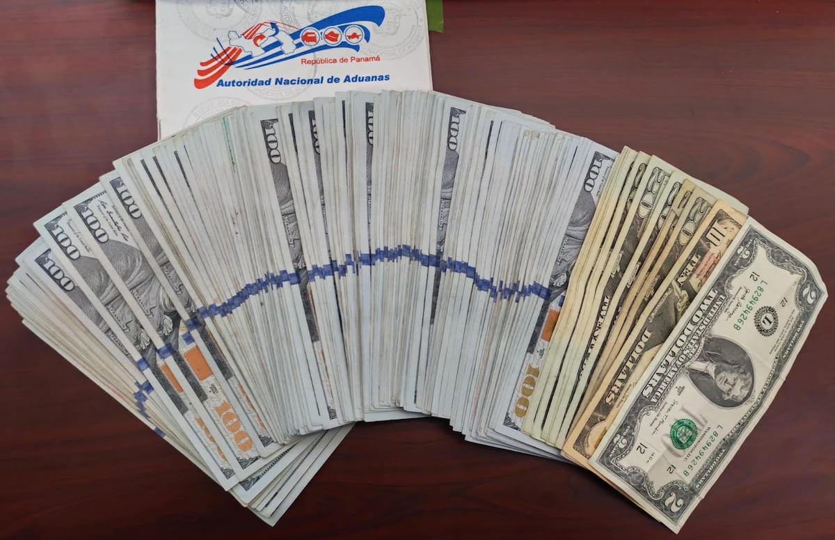Pillan a colombiano ocultando más de B/. 19 mil en vuelo a Panamá