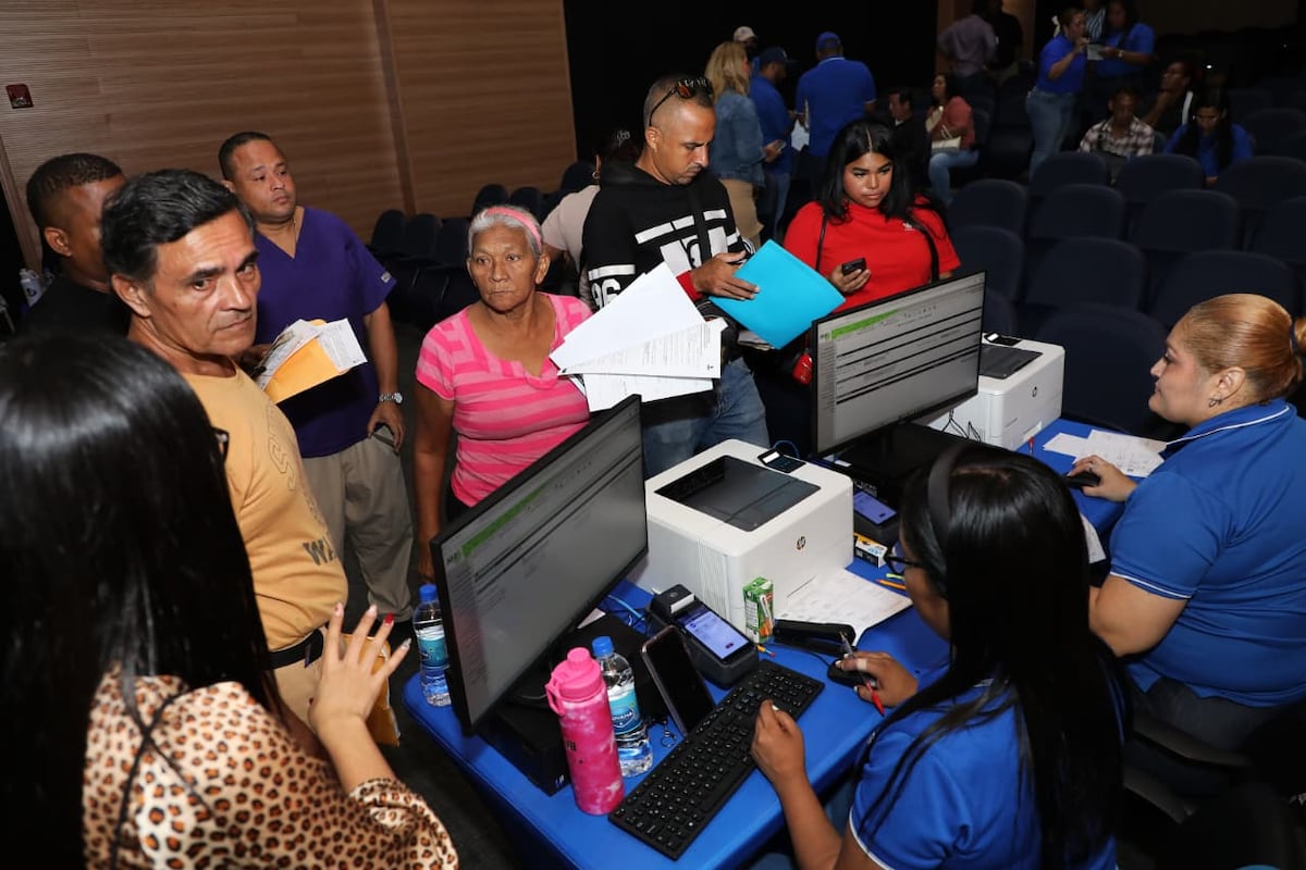 Asignan 200 permisos para ventas en los desfiles patrios en la capital