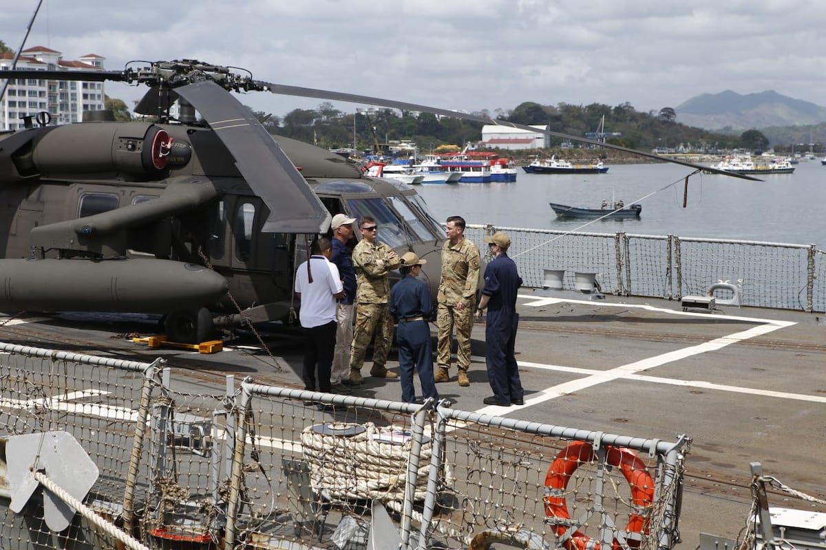 ¡Gigante en la bahía! Mayer Mizrachi y diputados conocen el USS Nimitz, que está en aguas panameñas