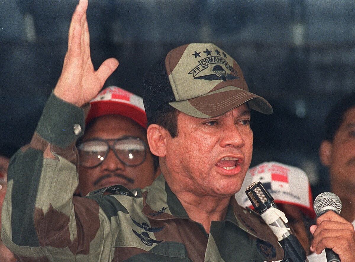 Noriega fue abandonado a muy temprana edad por su madre