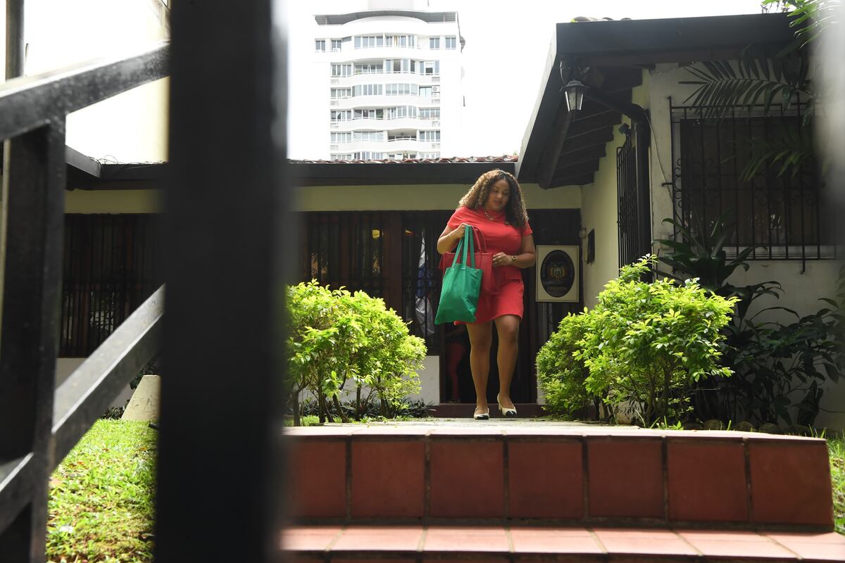 Saúl Méndez quizás abandone Panamá esta tarde rumbo a Bolivia tras casi dos meses refugiado en embajada