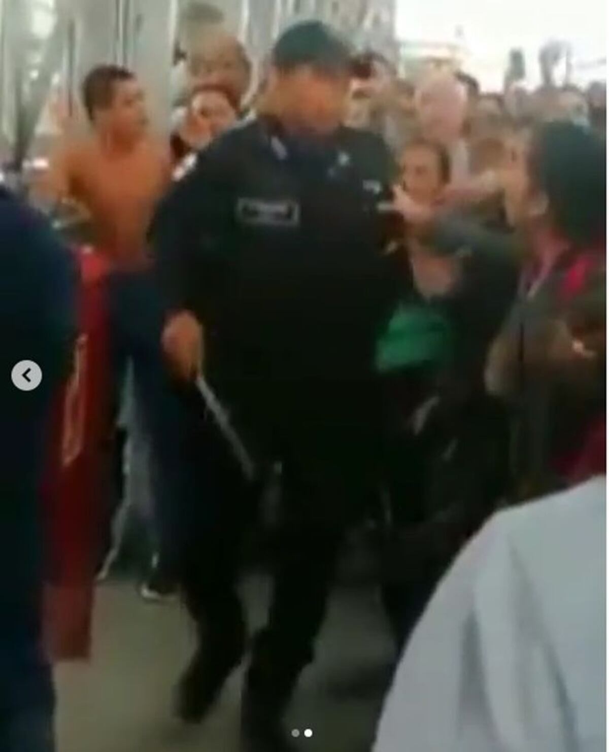 Roban en terminal del Metro y ciudadanos se toman justicia por sus manos. Videos