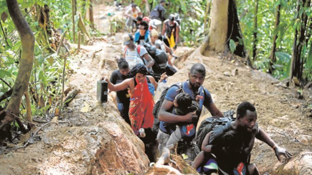 Golpizas, niños que duran hasta 5 días sin comer y mujeres abusadas. Migrantes pasan páramo