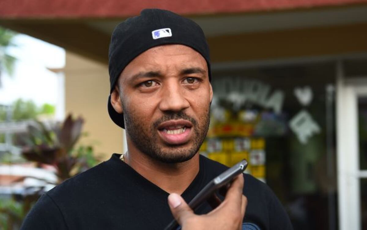 McFarlane firmará lunes y viernes