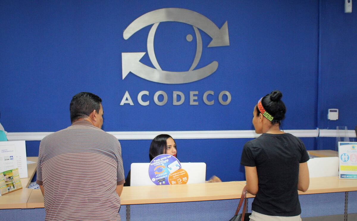 Acodeco multa a negocios por denuncias de consumidores 
