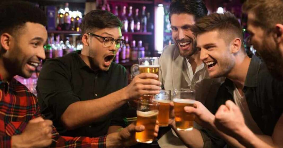 Hombres deben salir con sus amigos