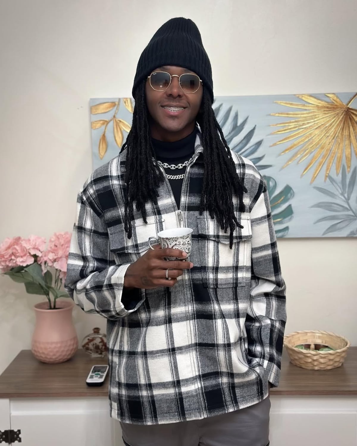 ‘Hoy quiero apoyar a un emprendedor’: Abraham DPE lo cumple y desata revuelo con aguacates regalados