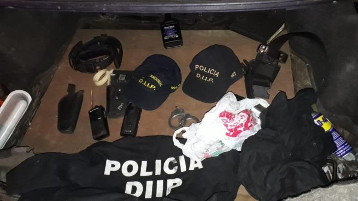 Como de película. Policías persiguen a policías falsos. Tiroteo en Pedregal. Video