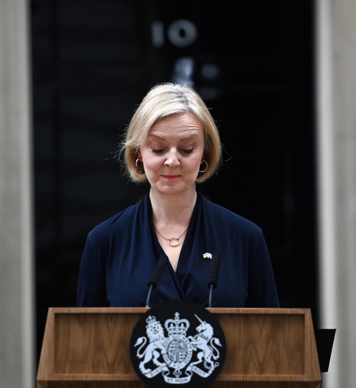Liz Truss, primera ministra británica, dimite al cargo