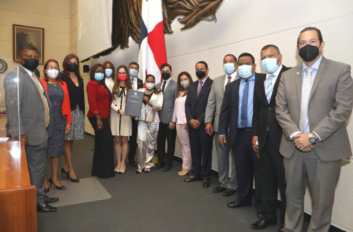 Asamblea aprueba en tercer debate proyecto 121