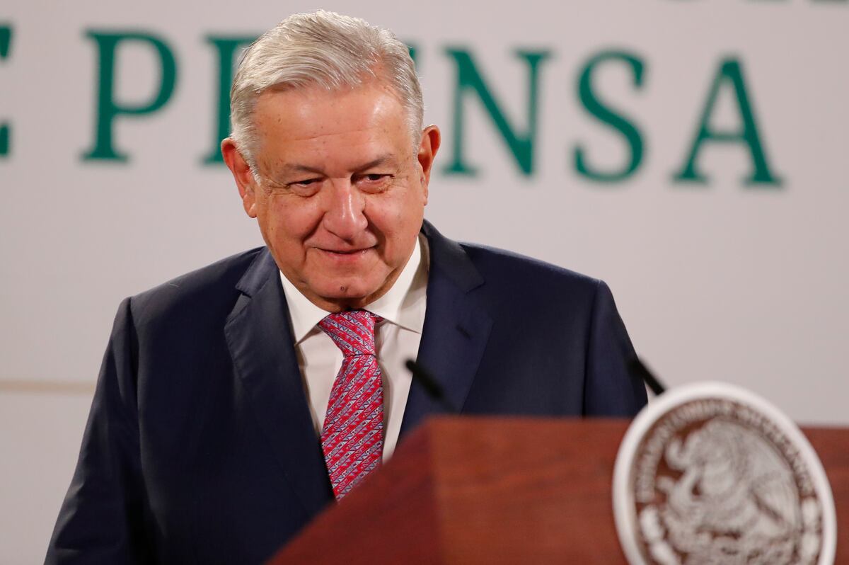 Sobrevive. Presidente de México reaparece en público tras recuperarse de la covid-19