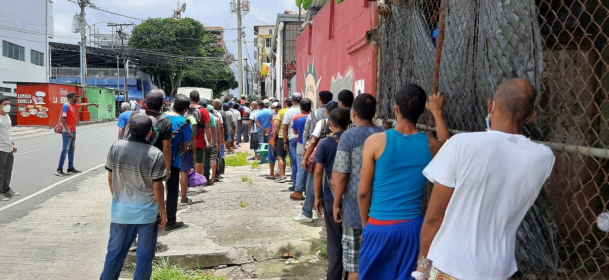 Mujeres que alquilan sus cuerpos han pasado hambre en la pandemia.  Mientras, madre revela lo que hace con niños que se acuestan sin comer. Video