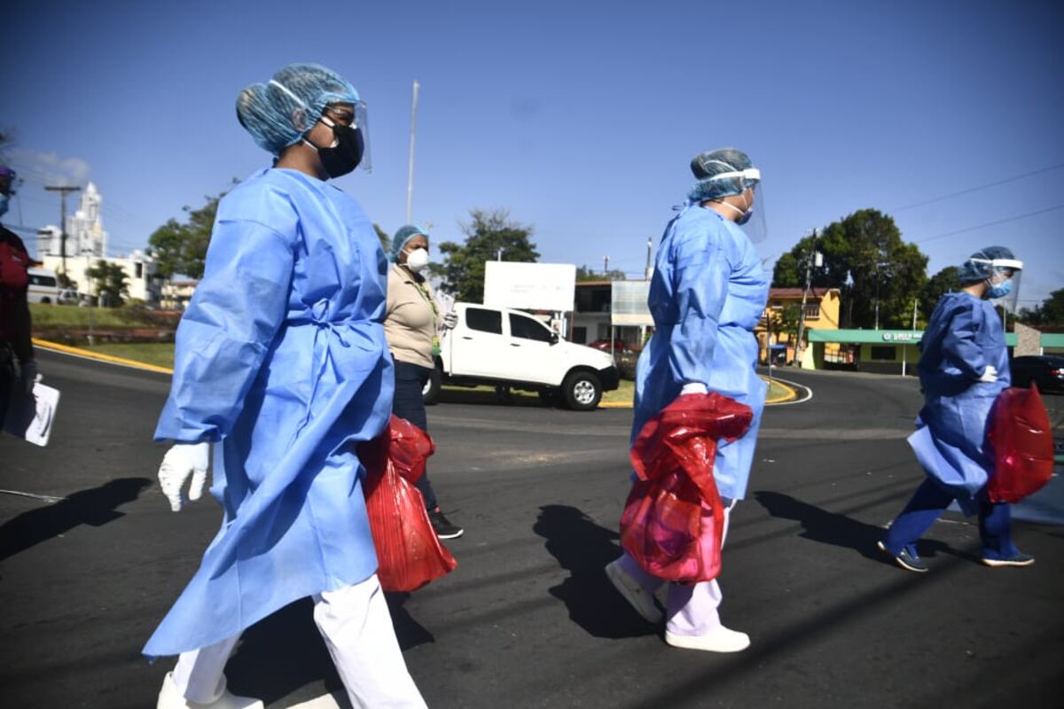 Minsa reporta 484 casos positivos nuevos y reitera quienes podrán reabrir sus puertas este lunes