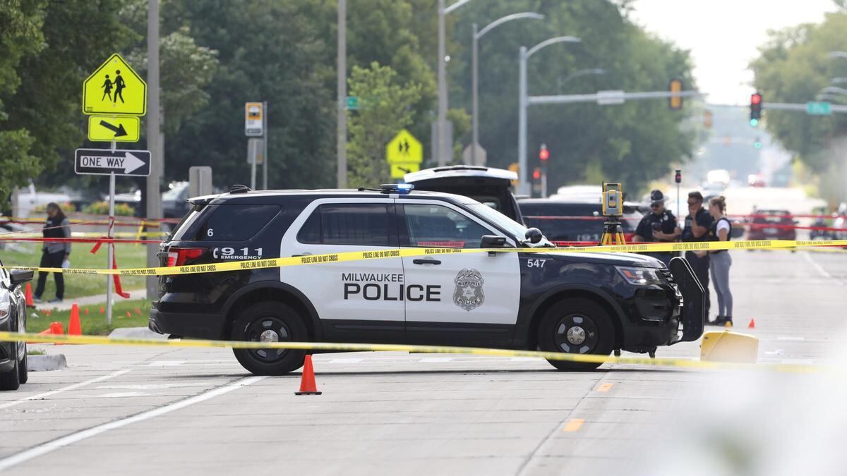 Tres muertos y varios heridos en un tiroteo en una escuela de Winsconsin