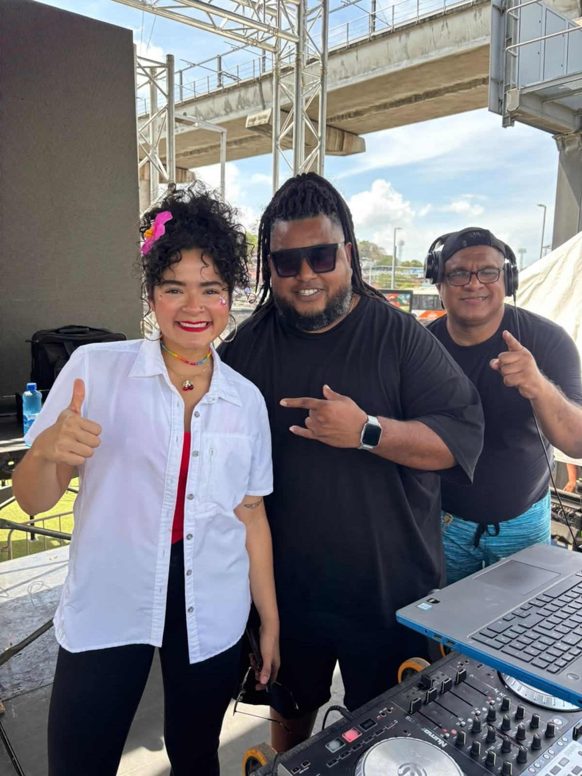 Alcaldesa Irma Hernández se suma a la fiesta carnavalesca en San Miguelito