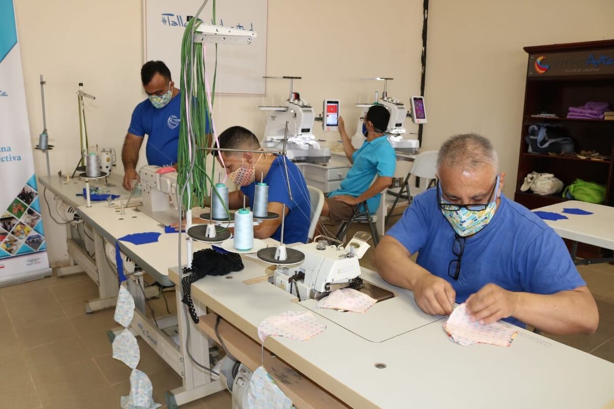 Centros penitenciarios de Chiriquí, La Joya y Llano Marín se unen a la confección de mascarillas