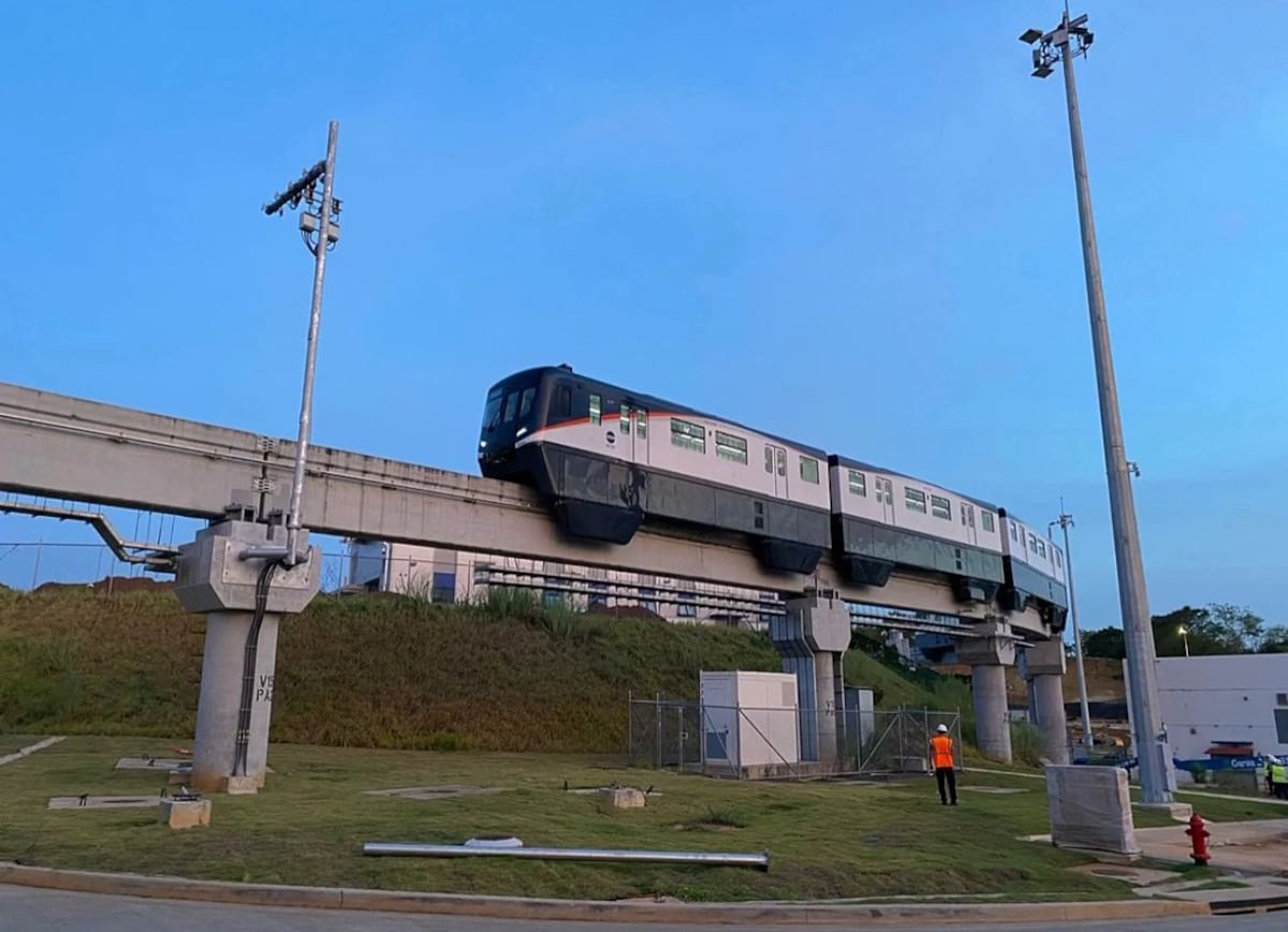 ¡El West ve la luz al final del tranque! El monorriel de la Línea 3 realizó su primera prueba 