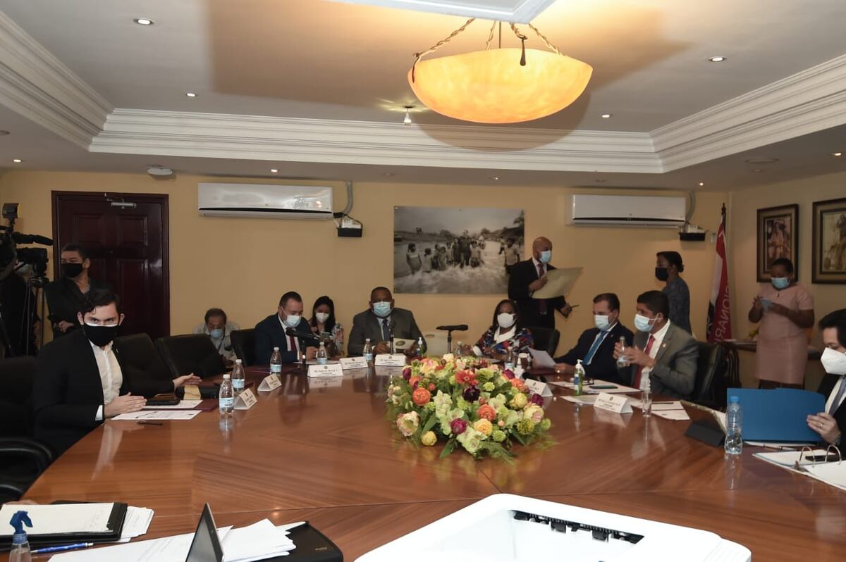 Comisión de Economía aborda temas de interés social ante la crisis de la pandemia en Panamá