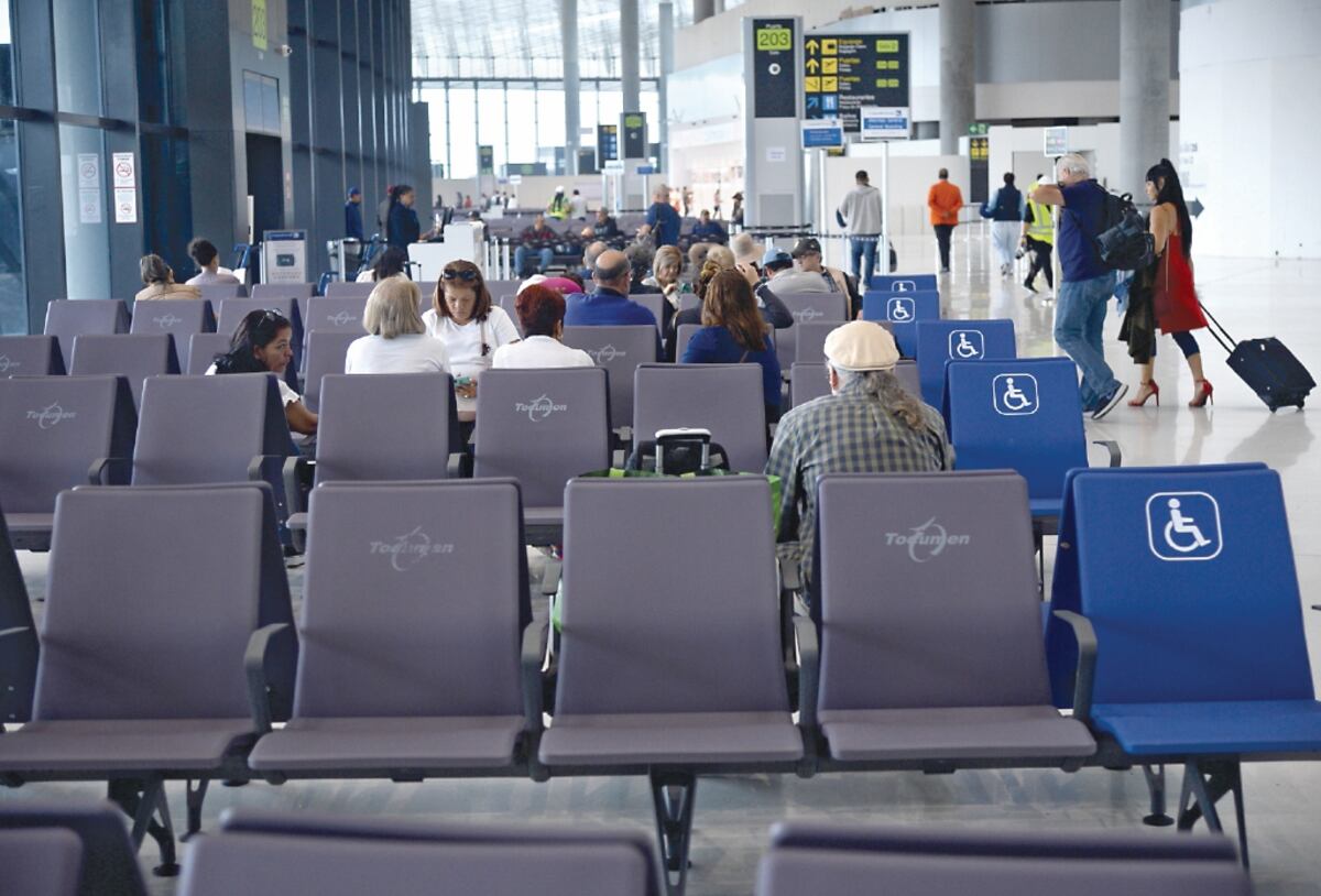 Un aproximado de 13 personas que llegaron al aeropuerto de Tocumen marcaron positivo con la covid-19