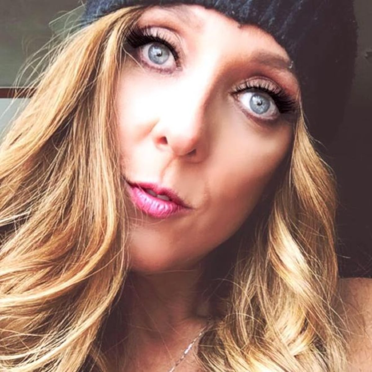 Se formó.Caras salen en defensa de Sandra, mandan a cura a enjuagarse la boca