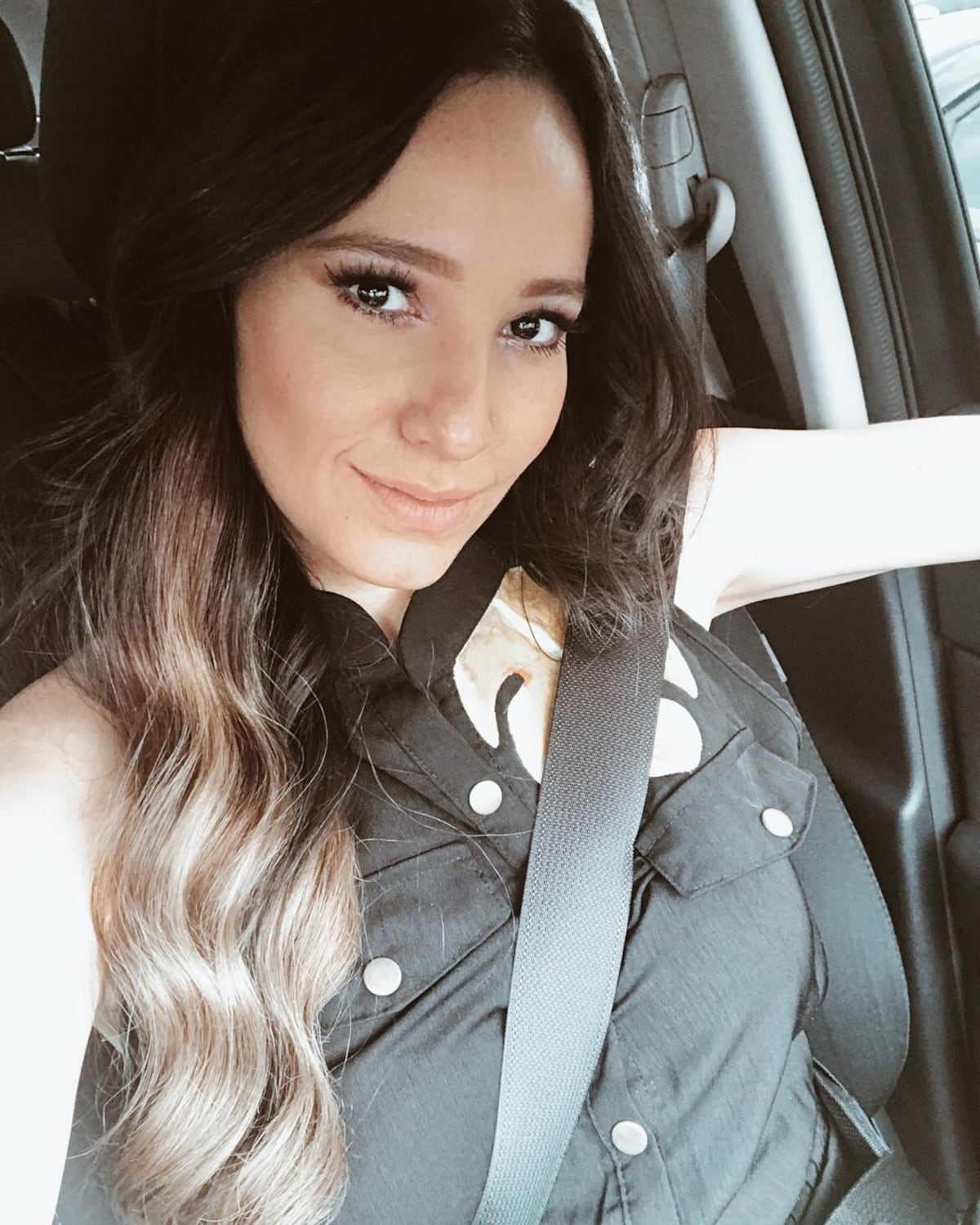 Nathalia González, presentadora de Jelou, contó cómo le robaron en un bus y rompió en llanto