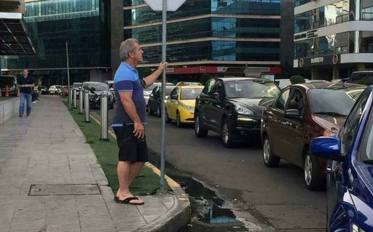 LO PILLAN. Mel Gibson se pasea otra vez por Panamá