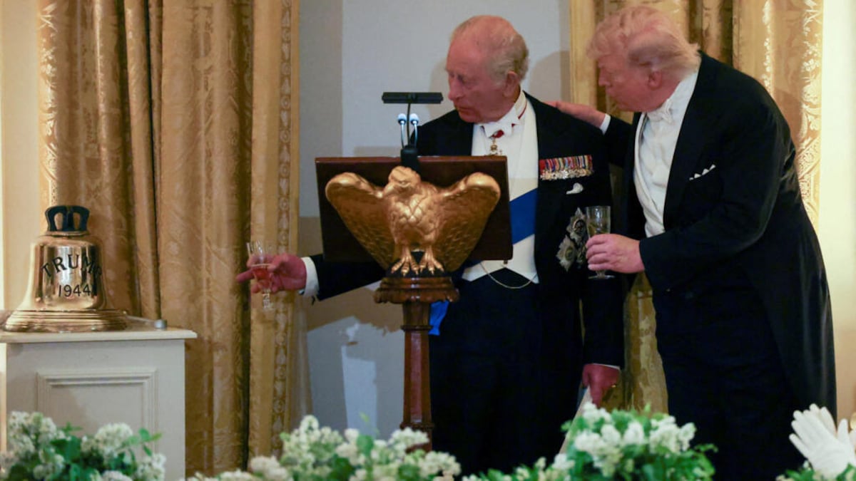 Carlos III sorprende a Trump con histórico regalo