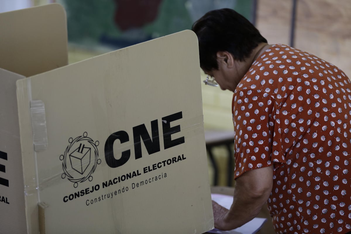 Suspenden conteo electoral en Honduras