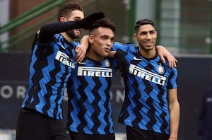 Lautaro Martínez impulsa al Inter con un triplete en la goleada sobre el Crotone