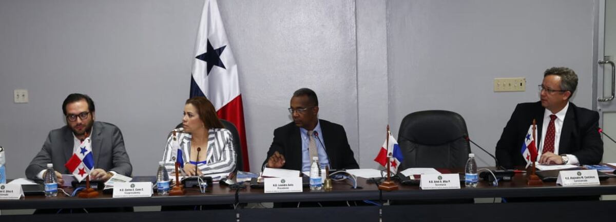 En medio de la escogencia del Defensor del Pueblo, Ávila se refiere al pleque pleque que tuvo con Crispiano Adames