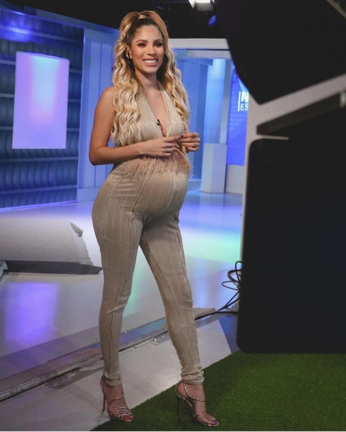 Delany Precilla celebra su baby shower con un montón de globos y recordatorios ‘yeyés’