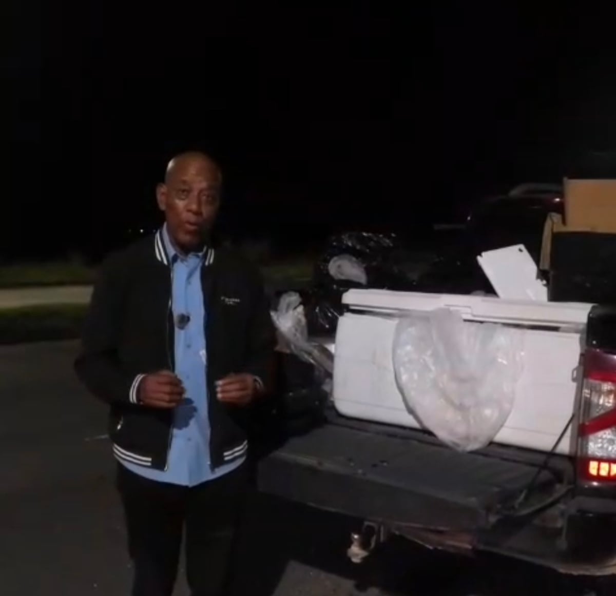 Un retén, un disparo,  carro sin placa y dos versiones: diputado enseña lo que llevaba en el vagón, hasta una máquina de palomitas