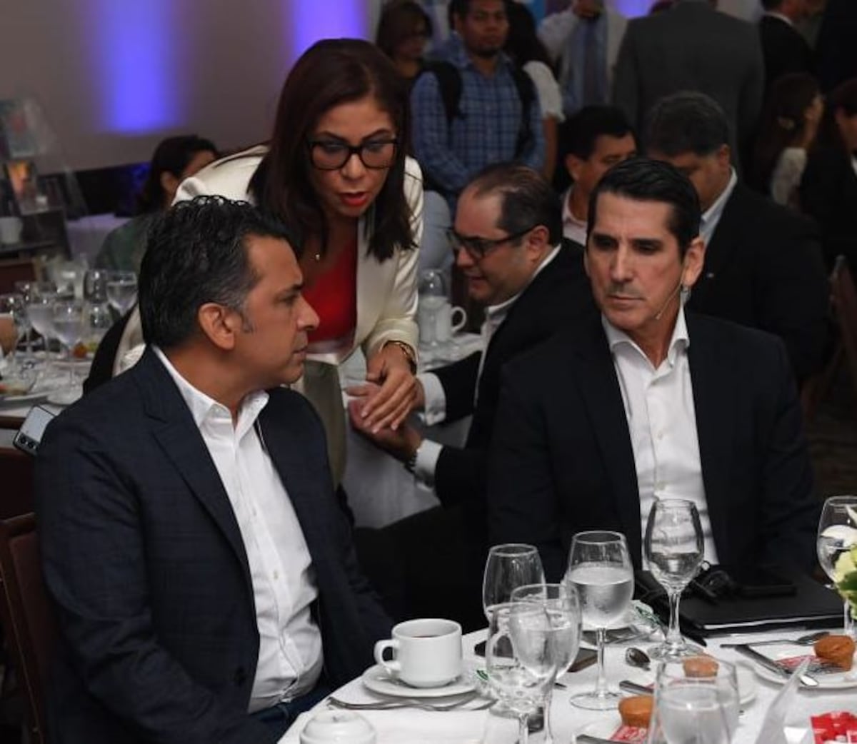 Jóvenes prefieren a los candidatos Lombana, Roux y Martín