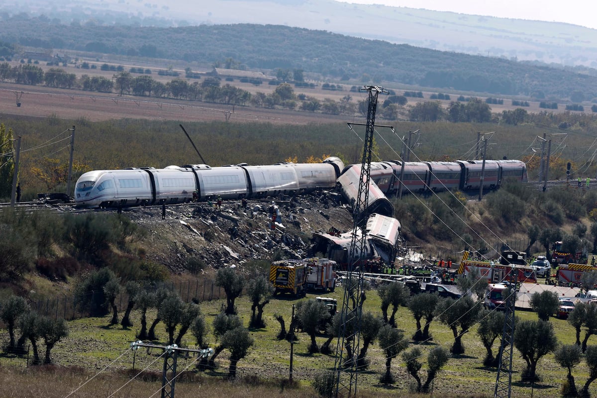 Lo último: Panameño sobrevive a choque de trenes en España y relata los momentos de angustia que vivió