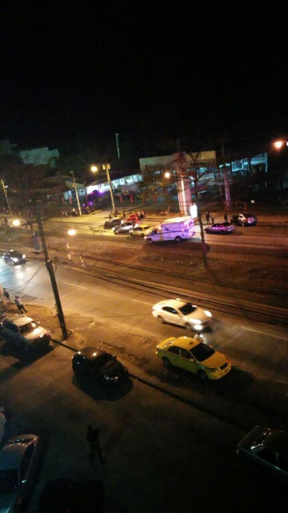 LO ÚLTIMO. (VIDEO) Chocan a esposa de Alvaro Alvarado en medio de balacera