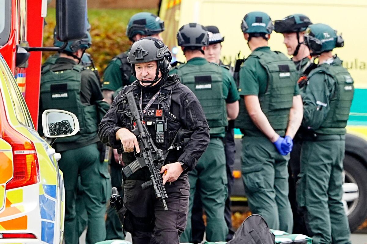 Policía mató por error a víctima en ataque a sinagoga en Manchester