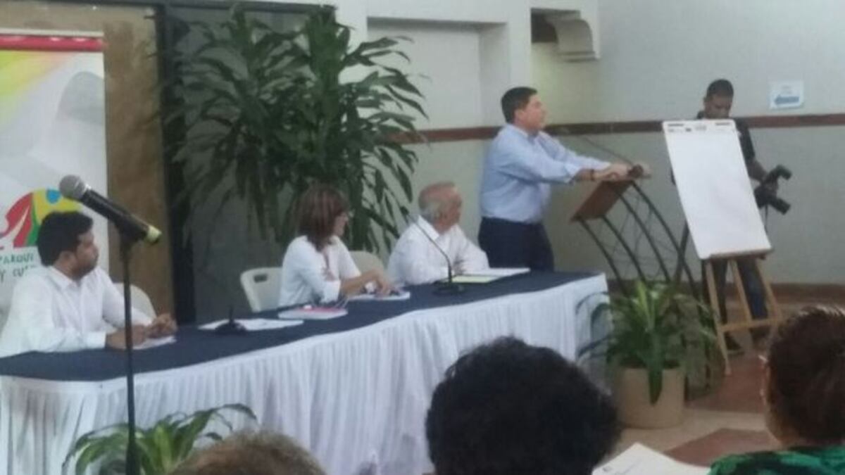 ¡Se caldean los ánimos! Abuchean a Carlos Duboy por el Parque Omar | VIDEO