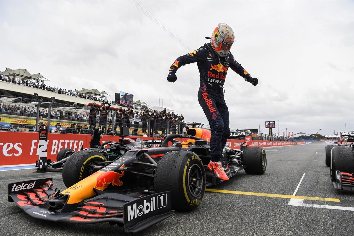 Verstappen vuela en el primer día de entrenamientos para el Gran Premio de Estiria