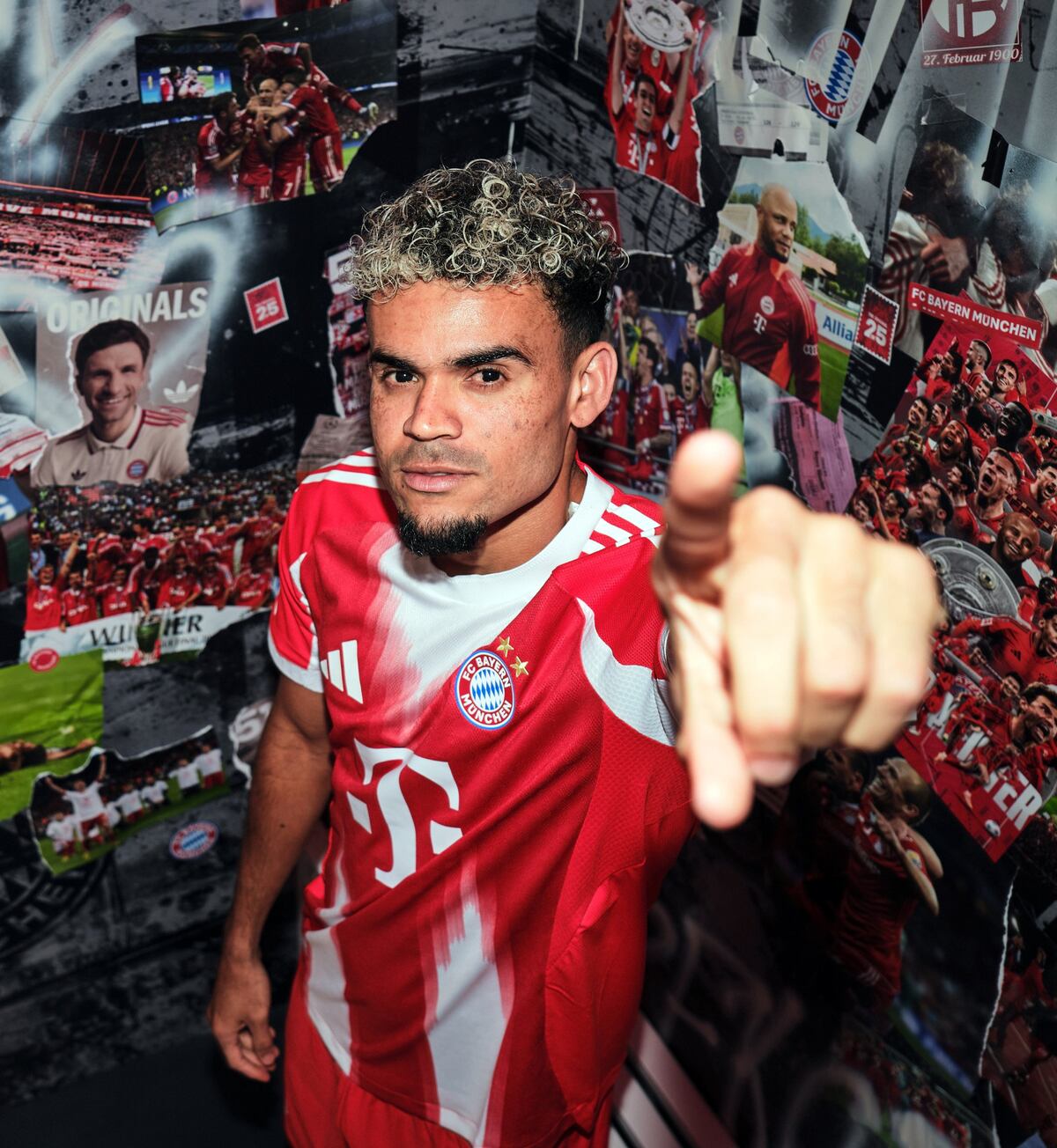 Luis Díaz deja al Liverpool y ya viste la camiseta del Bayern Múnich