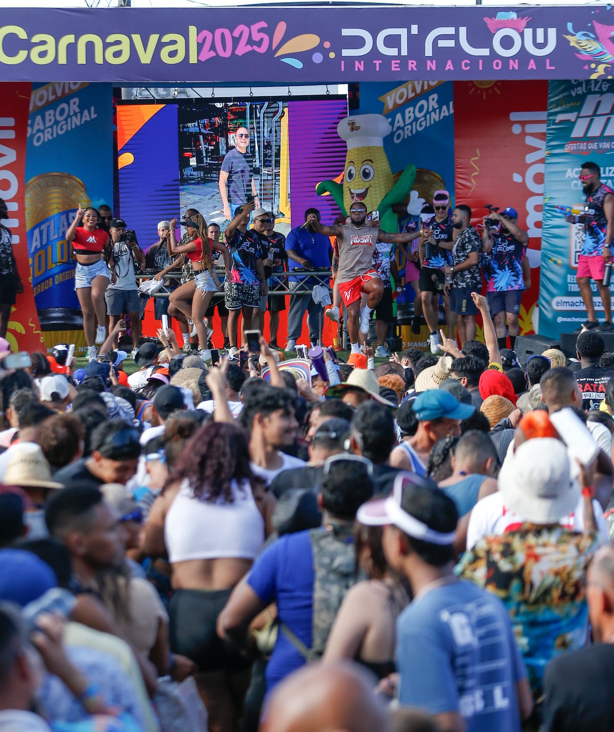 Cuarto día de Carnaval 2025 en Santiago de Veraguas: Sigue la fiesta en grande