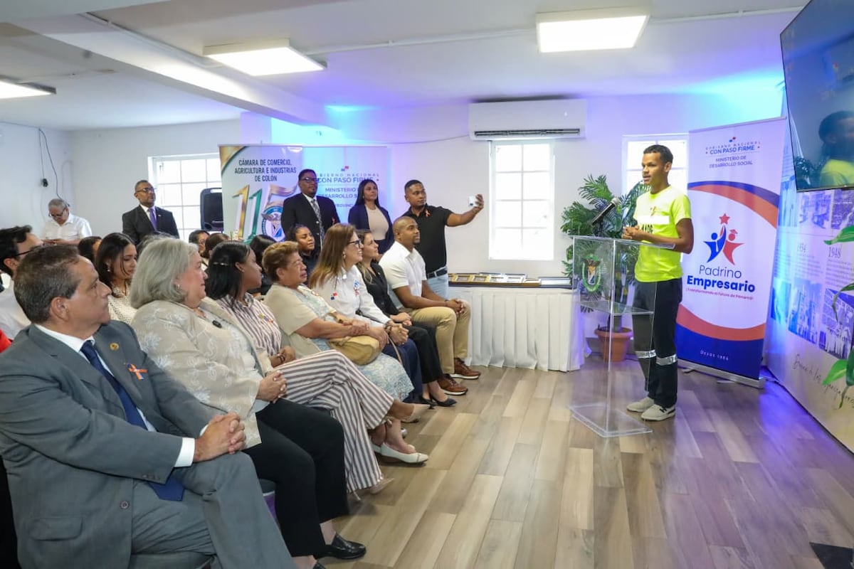 ¿Y SI EL PRIMER TRABAJO EMPIEZA EN LA ESCUELA? Padrino Empresario cumple 40 años