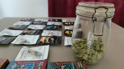 ¡Cuidado con lo que comen tus hijos! Decomisan dulces, brownies y vapeadores con marihuana en lujoso apartamento de Condado del Rey