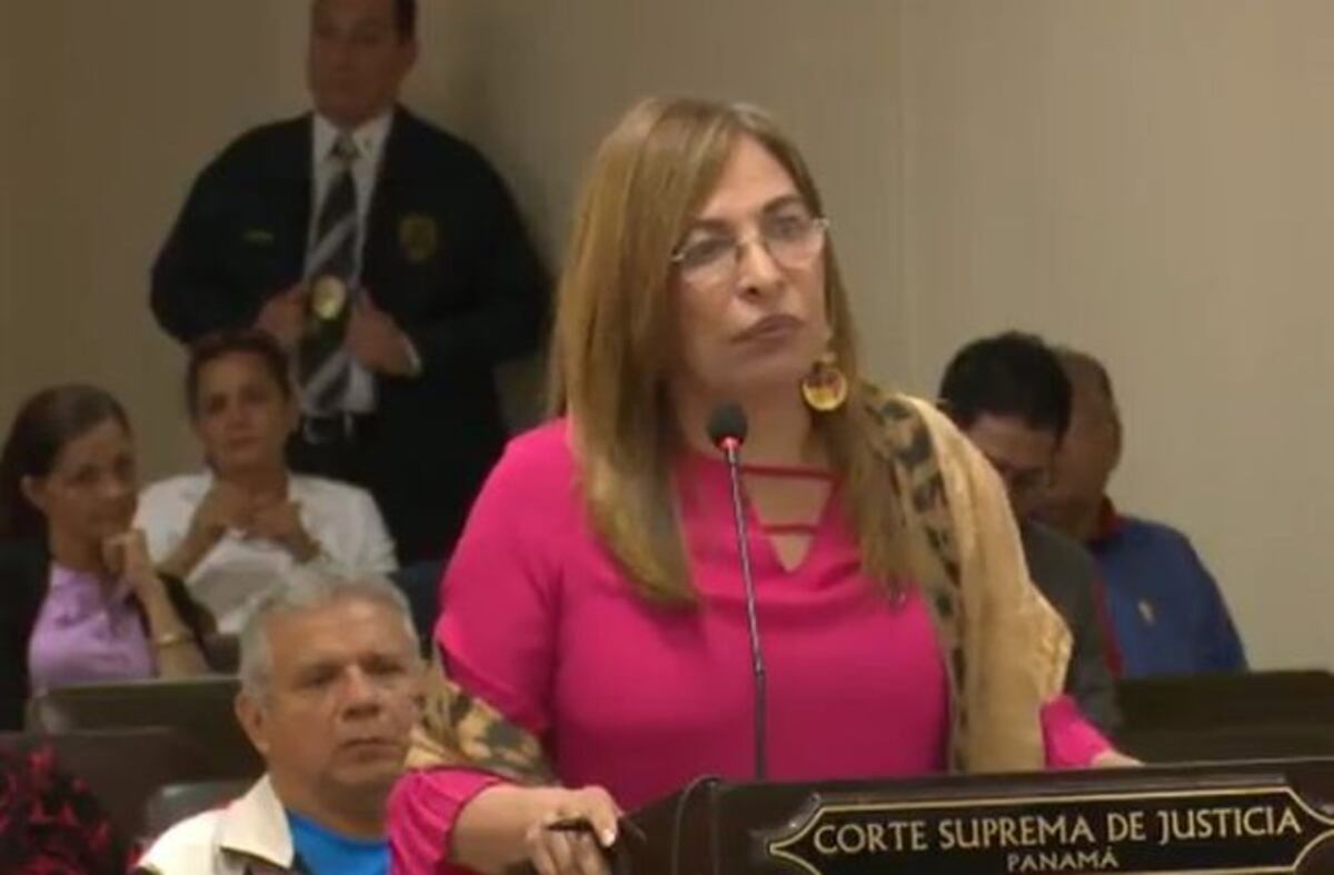 Martinelli pidió disculpas a pinchados.Balbina le recomienda cambiar de abogados